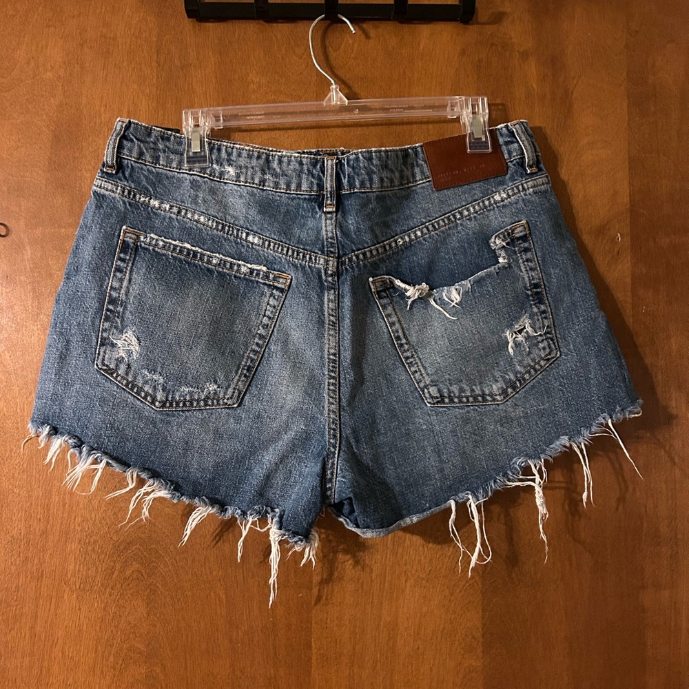 Zara The HW Jean Shorts - Picture 3 of 6